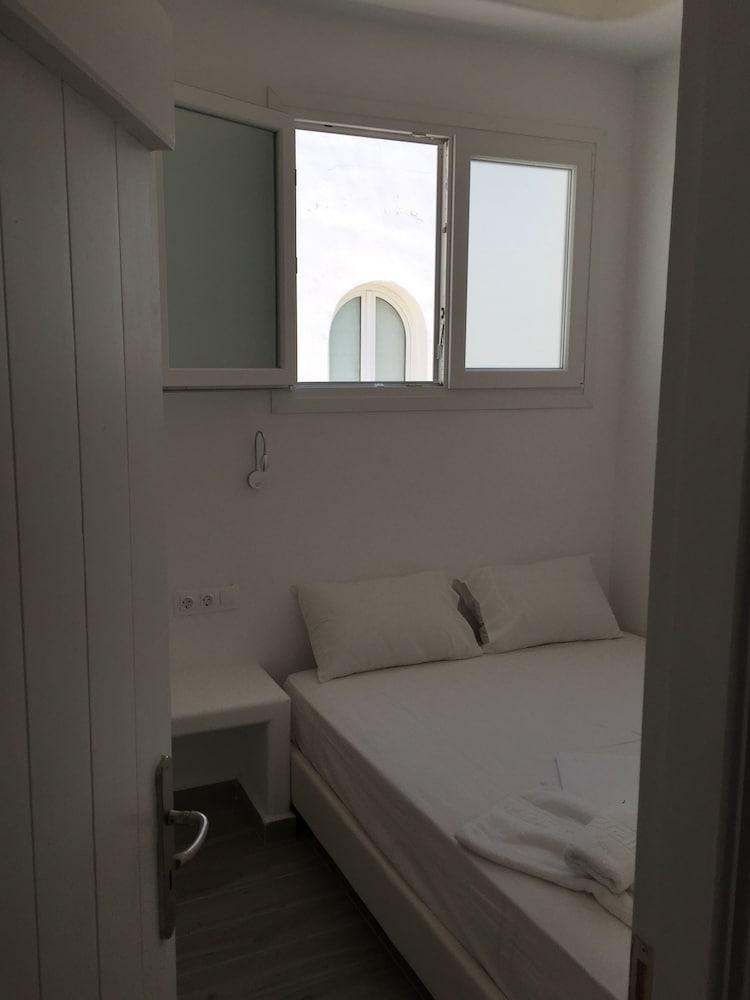Depis Suites Naxos City Exterior photo